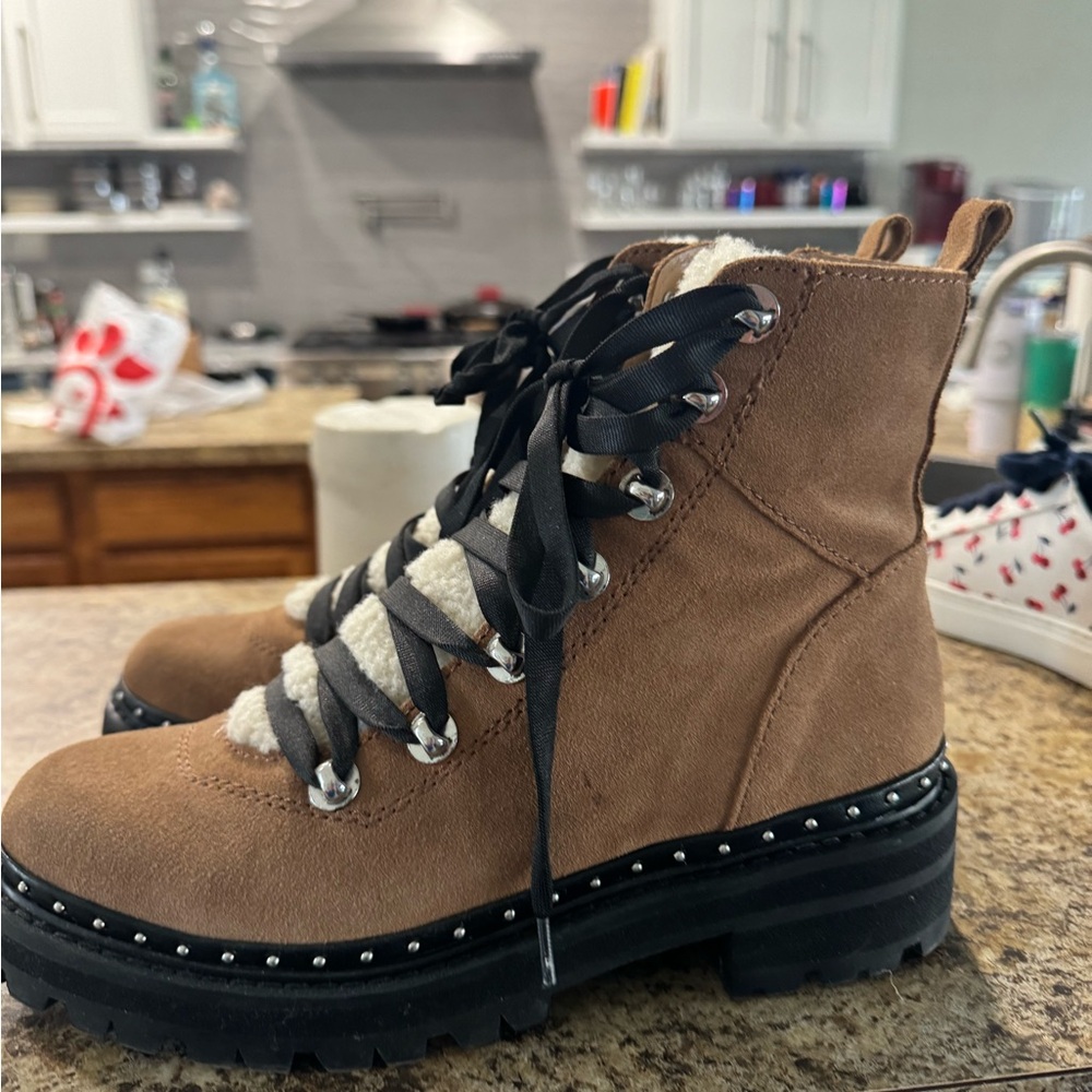 Steve Madden boots size 8 women’s